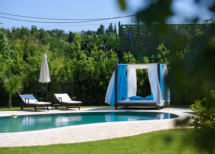Villa Black White Dassia